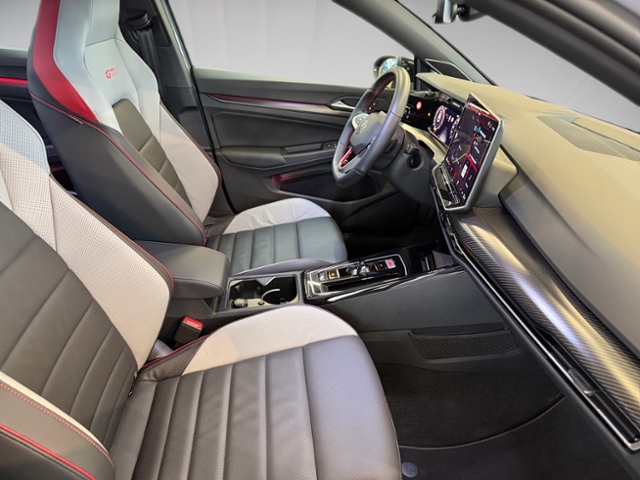 Golf VIII 2.0 TSI GTI Clubsport LED Navi Leder