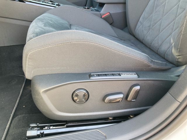 Golf VIII Variant 2.0 TSI Style 4Motion LED SHZ