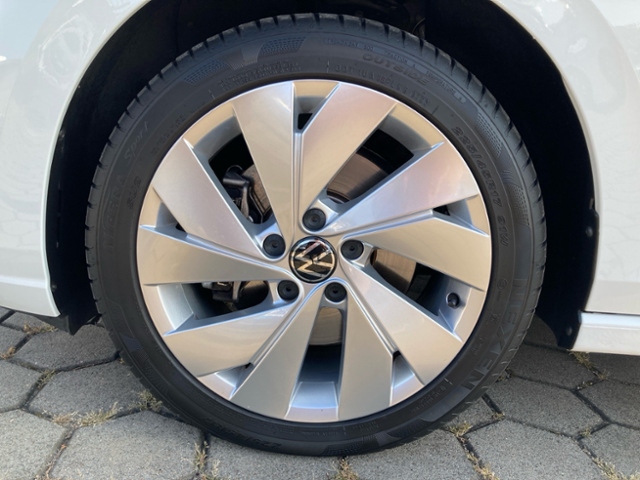 Golf VIII Variant 2.0 TSI Style 4Motion LED SHZ