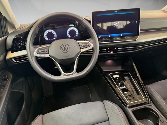 Golf VIII Variant 1.5 eTSI Style DSG LED Kamera