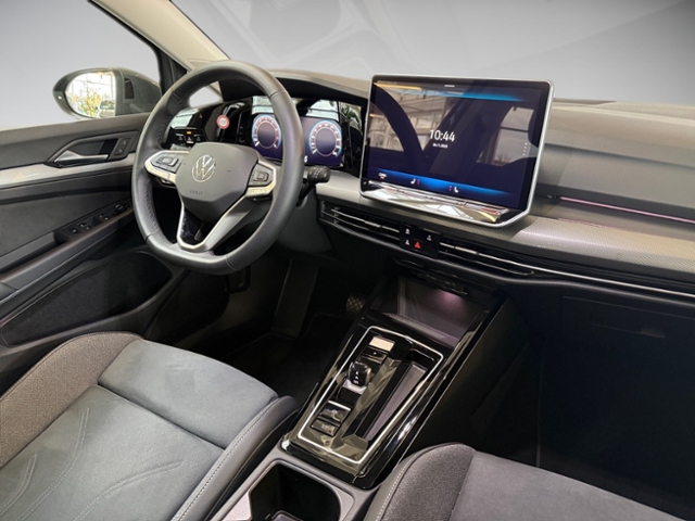 Golf VIII Variant 1.5 eTSI Style DSG LED Kamera