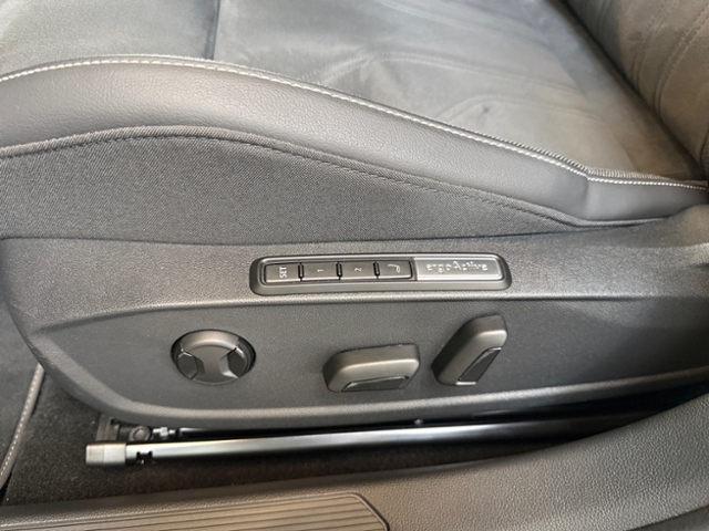 Golf VIII Variant 1.5 eTSI Style DSG LED Kamera