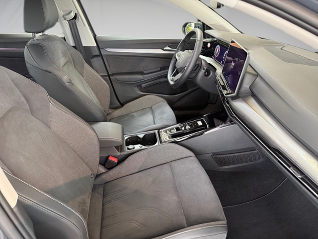 Golf VIII Variant 1.5 eTSI Style DSG LED Kamera