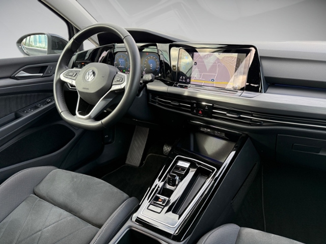 Golf VIII Variant 2.0 TDI Style DSG AHK LED