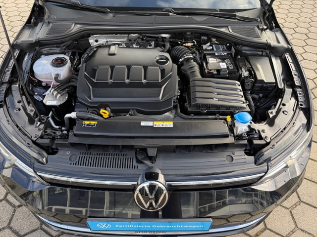 Golf VIII Variant 2.0 TDI Style DSG AHK LED