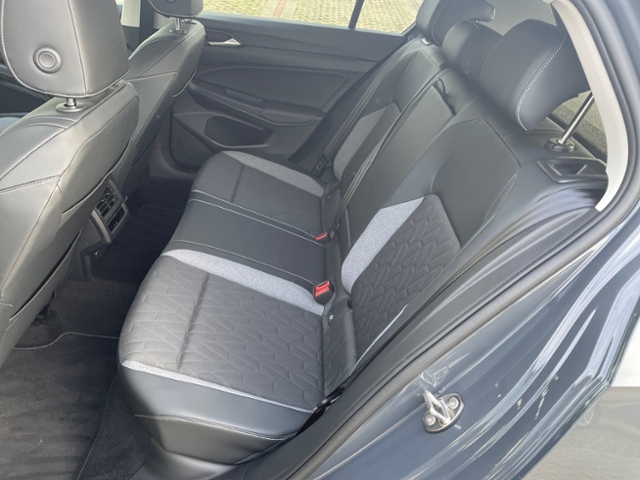 Golf VIII 1.5 eTSI Energy DSG Kamera LED