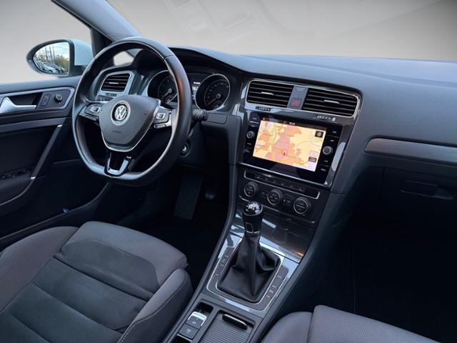 Golf VII Variant 1.5 TSI CL AHK Navi LED