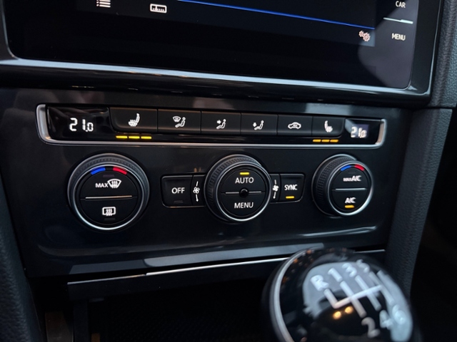 Golf VII Variant 1.5 TSI CL AHK Navi LED