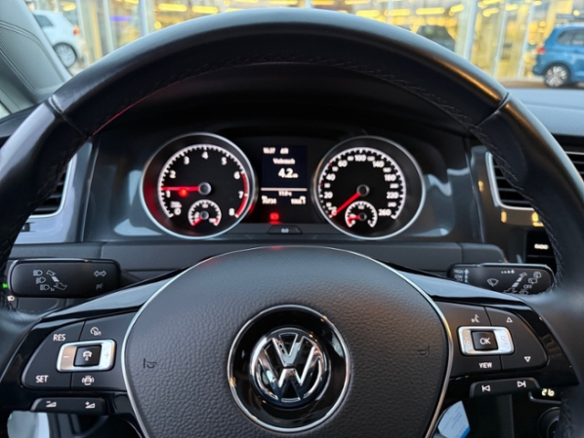 Golf VII Variant 1.5 TSI CL AHK Navi LED