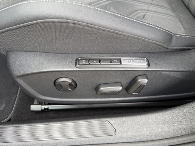 Golf VIII 1.5 eTSI Style DSG LED Kamera