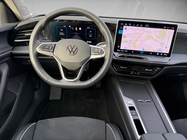 Passat Variant 2.0 TDI Business LED AHK Navi