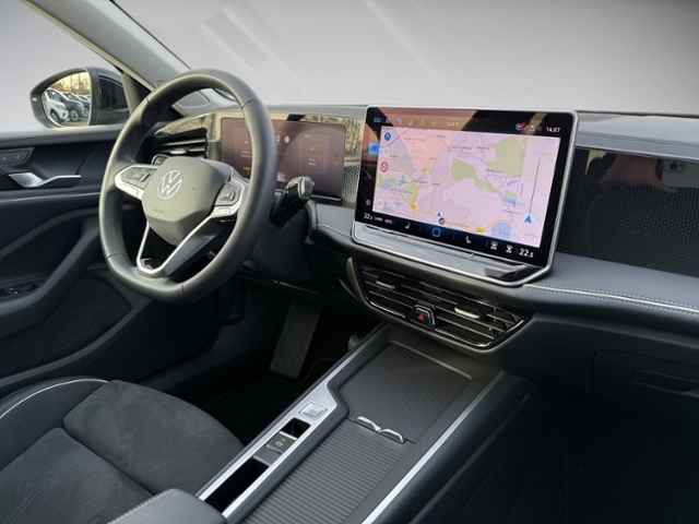 Passat Variant 2.0 TDI Business LED AHK Navi