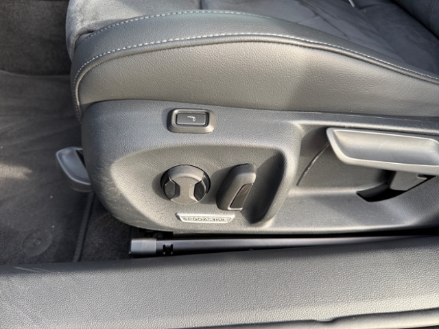 Passat Variant 2.0 TDI Business LED AHK Navi