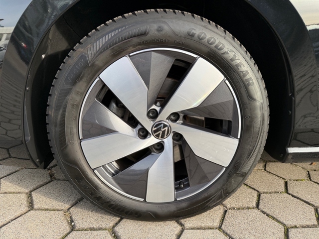 Passat Variant 2.0 TDI Business LED AHK Navi