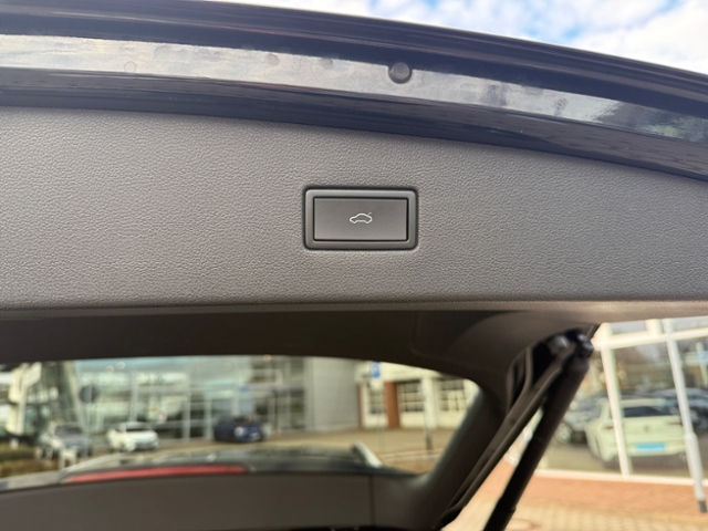 Tiguan Allspace 2.0 TDI DSG 4M AHK Standhz IQLED