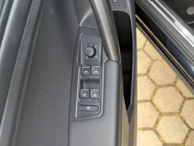 Tiguan Allspace 2.0 TDI DSG 4M AHK Standhz IQLED