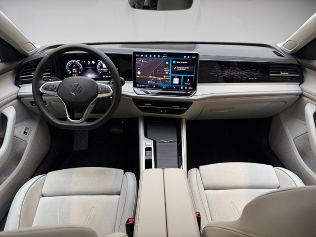 Passat Variant 2.0 TDI Elegance LED AHK Kamera