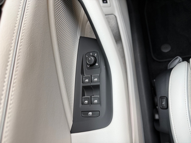 Passat Variant 2.0 TDI Elegance LED AHK Kamera