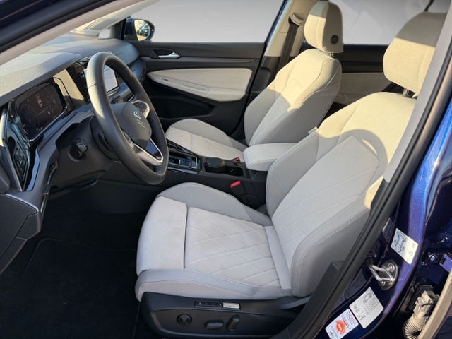 Golf VIII 1.5 eTSI Style DSG LED AHK Navi Pano