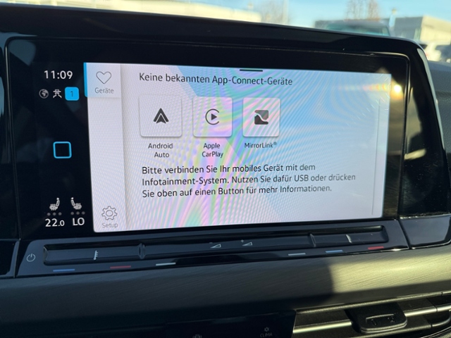 Golf VIII 1.5 eTSI Style DSG LED AHK Navi Pano