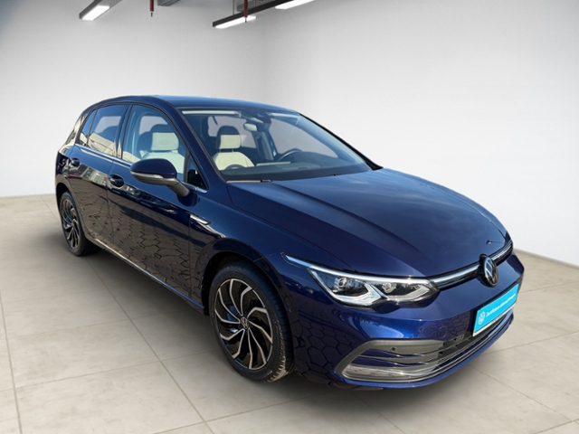 Golf VIII 1.5 eTSI Style DSG LED AHK Navi Pano