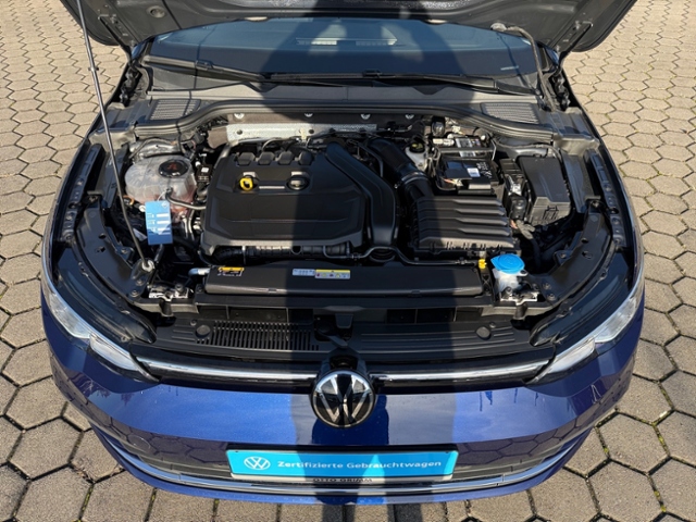 Golf VIII 1.5 eTSI Style DSG LED AHK Navi Pano