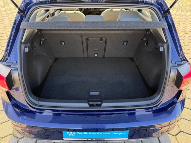 Golf VIII 1.5 eTSI Style DSG LED AHK Navi Pano