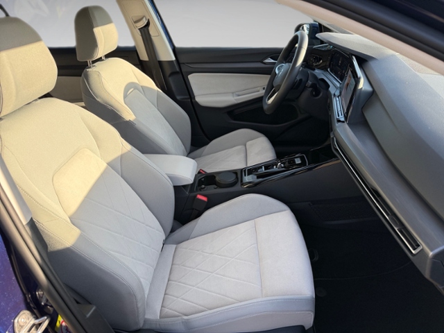 Golf VIII 1.5 eTSI Style DSG LED AHK Navi Pano