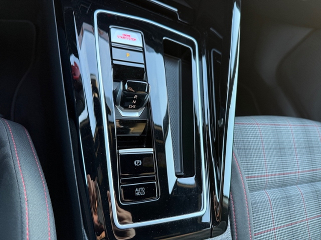 Golf VIII 2.0 TSI GTI DSG LED Navi Kamera