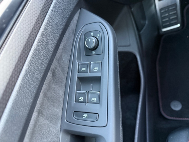 Golf VIII 2.0 TSI GTI DSG LED Navi Kamera