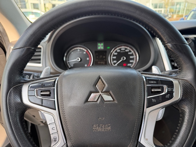 L200 2.4 DI-D 4x4 Top DoKa Xenon Leder