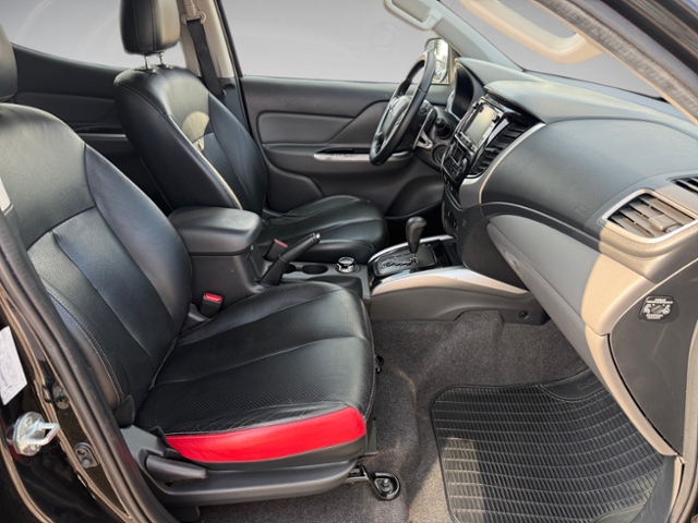 L200 2.4 DI-D 4x4 Top DoKa Xenon Leder