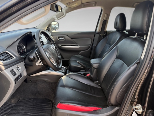 L200 2.4 DI-D 4x4 Top DoKa Xenon Leder