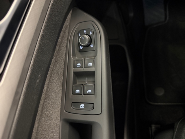 Golf VIII 1.5 TSI Life AHK LED Navi ACC