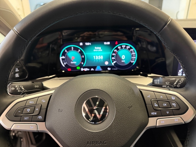 Golf VIII Variant 2.0 TDI DSG Pano Kamera LED