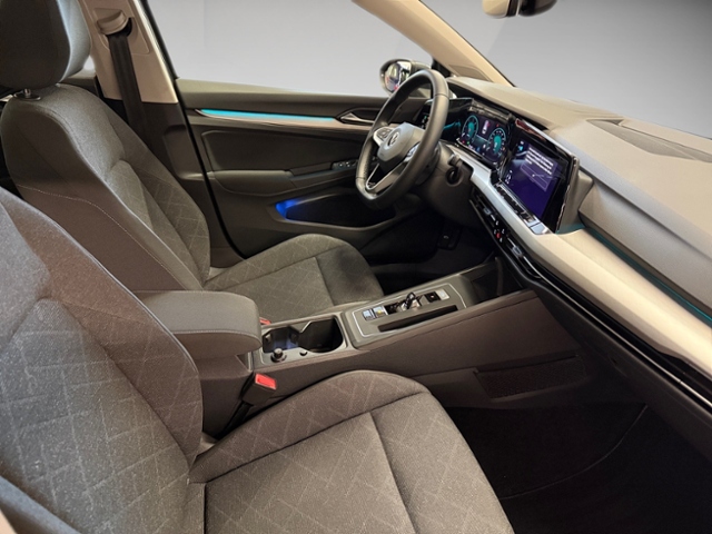 Golf VIII Variant 2.0 TDI DSG Pano Kamera LED