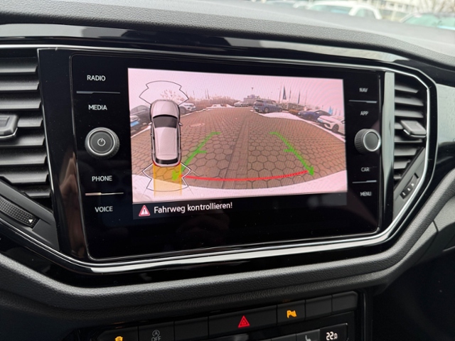 T-Roc 1.5 TSI Sport DSG AHK Kamera LED