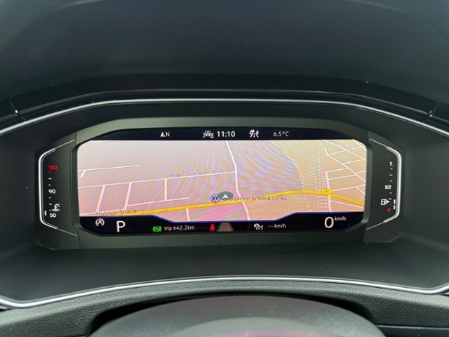 T-Roc 1.5 TSI Sport DSG AHK Kamera LED