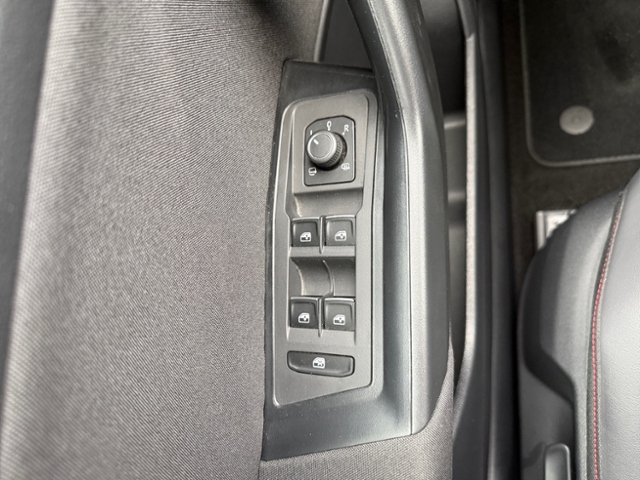 T-Roc 1.5 TSI Sport DSG AHK Kamera LED