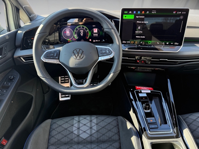 Golf VIII 1.5 eTSI DSG R-Line Kamera LED