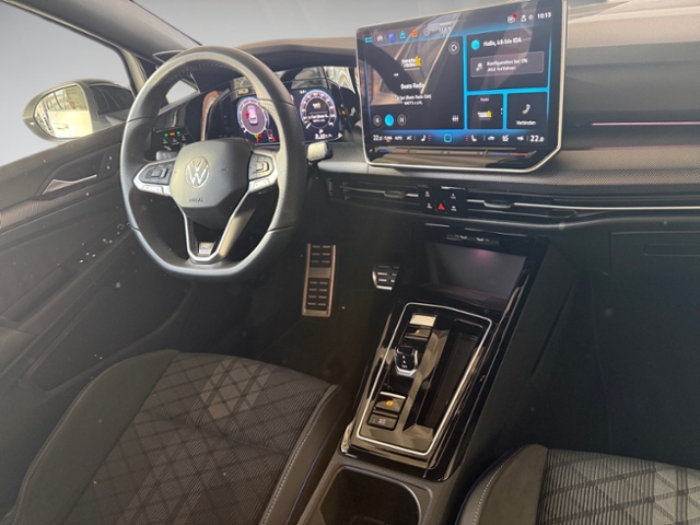 Golf VIII 1.5 eTSI DSG R-Line Kamera LED