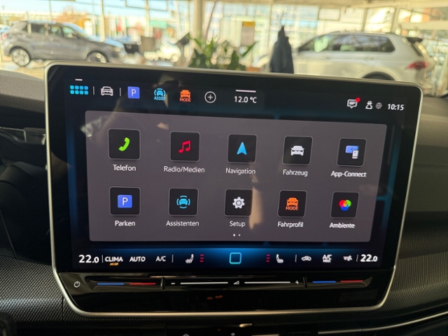 Golf VIII 1.5 eTSI DSG R-Line Kamera LED