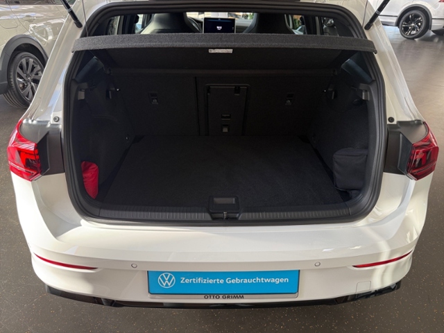 Golf VIII 1.5 eTSI DSG R-Line Kamera LED