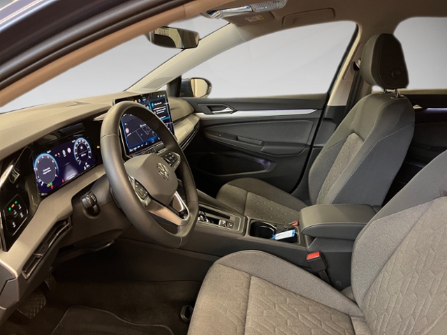 Golf VIII Variant 1.5 eTSI Life DSG LED Navi