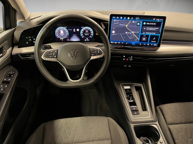 Golf VIII Variant 1.5 eTSI Life DSG LED Navi