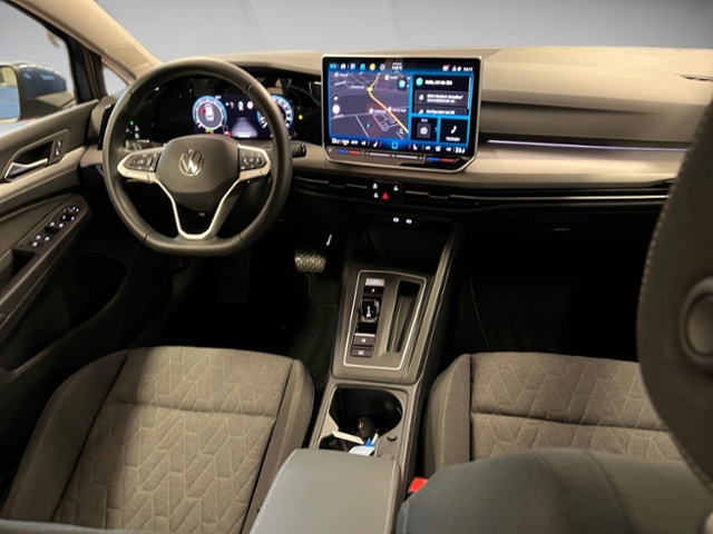 Golf VIII Variant 1.5 eTSI Life DSG LED Navi