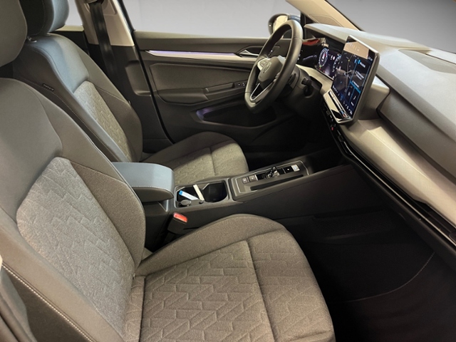 Golf VIII Variant 1.5 eTSI Life DSG LED Navi