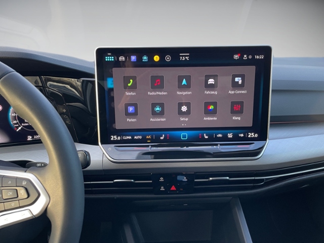 Golf VIII 1.5 eTSI Life DSG LED Kamera ACC