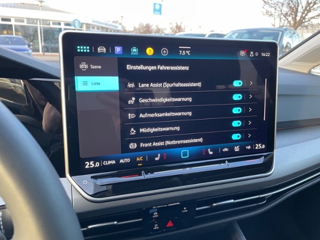 Golf VIII 1.5 eTSI Life DSG LED Kamera ACC