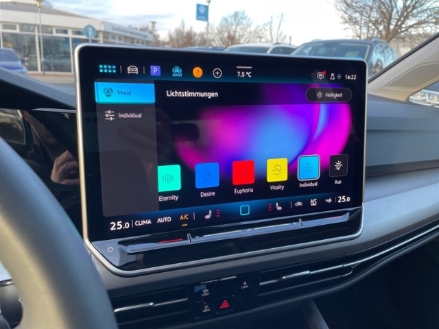 Golf VIII 1.5 eTSI Life DSG LED Kamera ACC